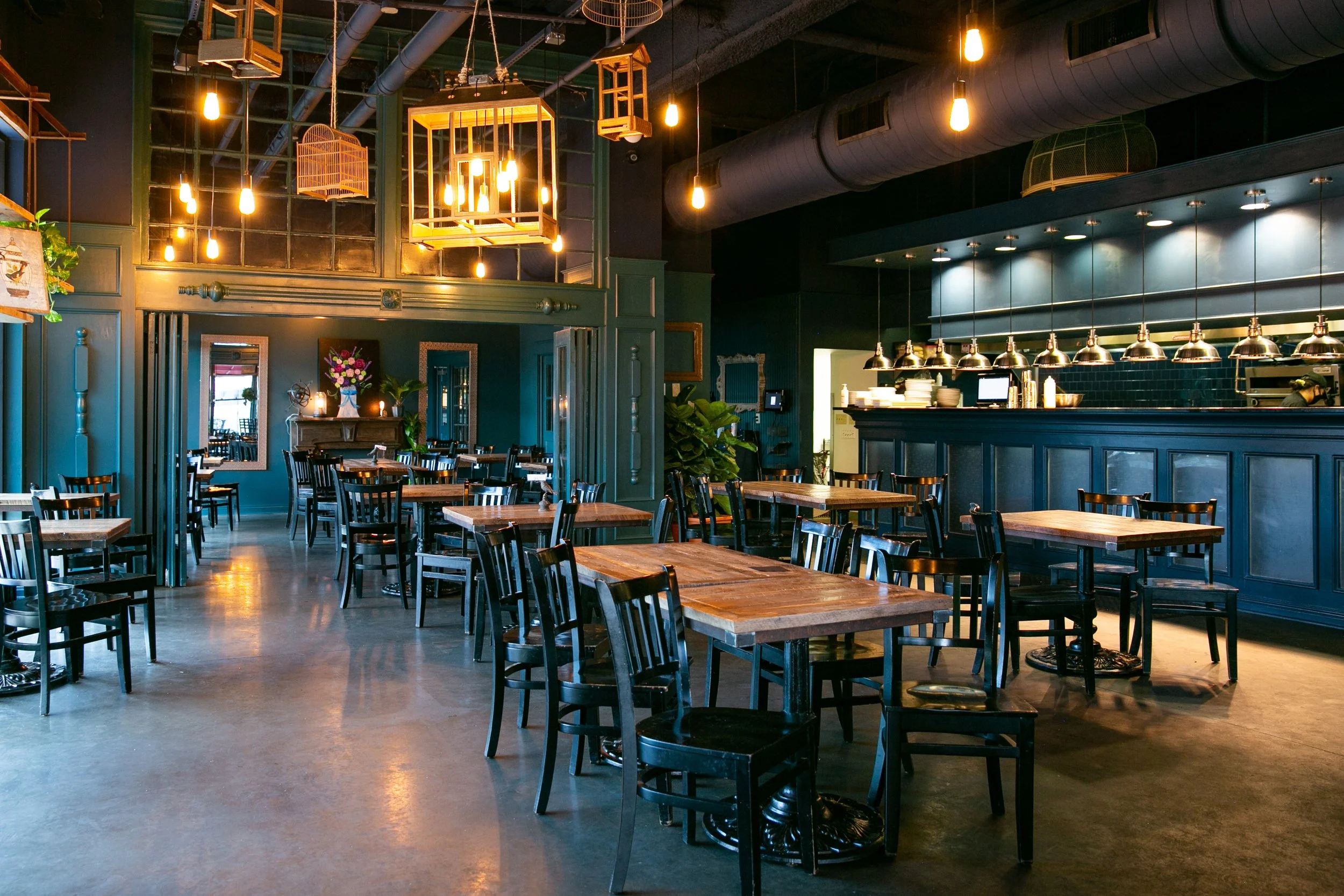 Dog-friendly cafe manners with a calm trained dog on a Springfield Missouri patio